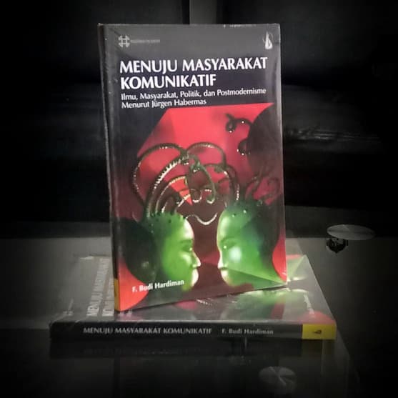Menuju Masyarakat Komunikatif