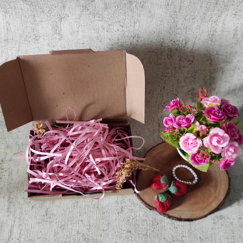 

Minimal 50gr kertas cacah kertas packing kertas potong kertas serut shreded paper warna pink muda