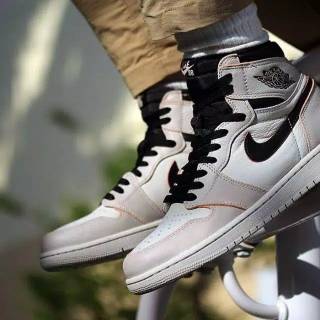 Lk S Sepatu  Nike Air Jordan  1 Retro High OG Defiant SB 