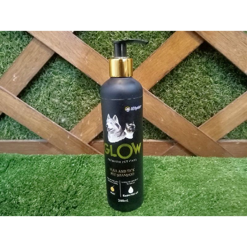 Glow Shampoo 300ml Shampoo Anjing Kucing