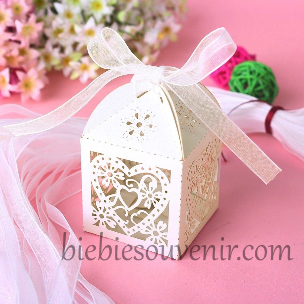 

Kotak Permen Lasercut Candy Box Heart Cream / Krem / Pastel