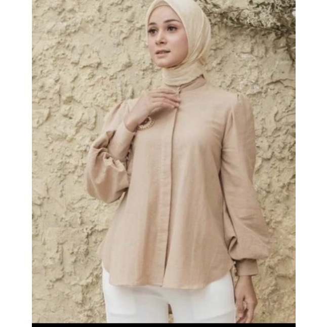 preloved ashley blouse wearing klamby