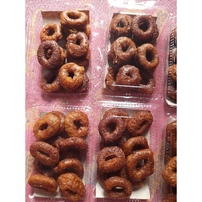 

kue cincin/paniarem/kue kolong-kolong