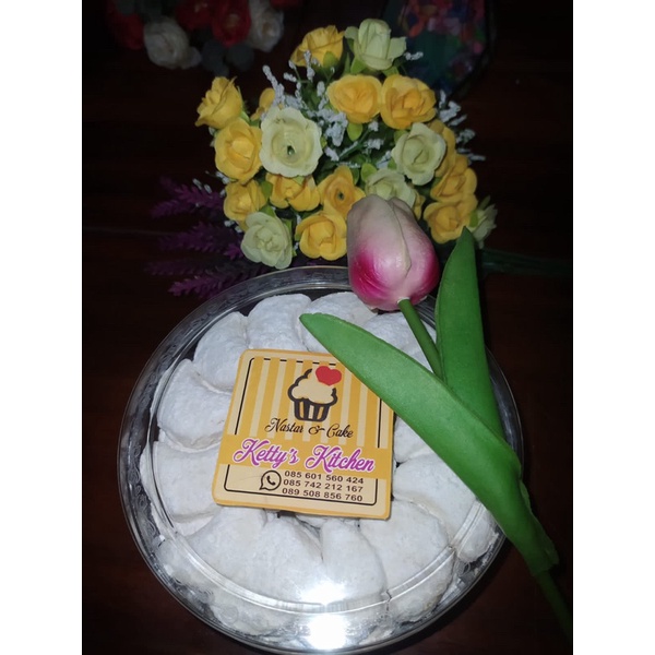 

Kue Putri Salju