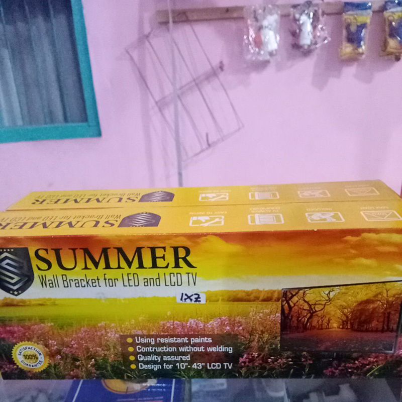 Wall bracket tv