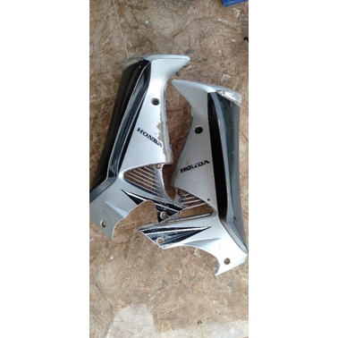 Body sayap depan Honda Supra x 125 tahun 2005