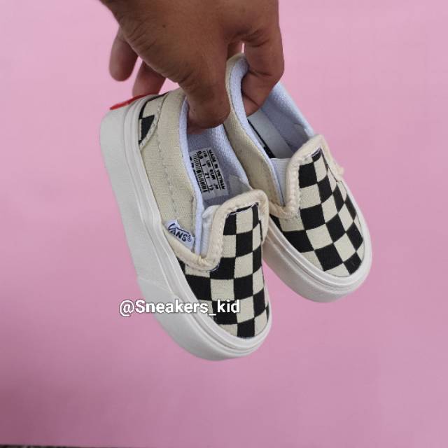 SEPATU ANAK VANS POLKADOT DISNEY CHECKERBOARD SLIP ON 21 - 30  SEPATU ANAK COWOK CEWEK