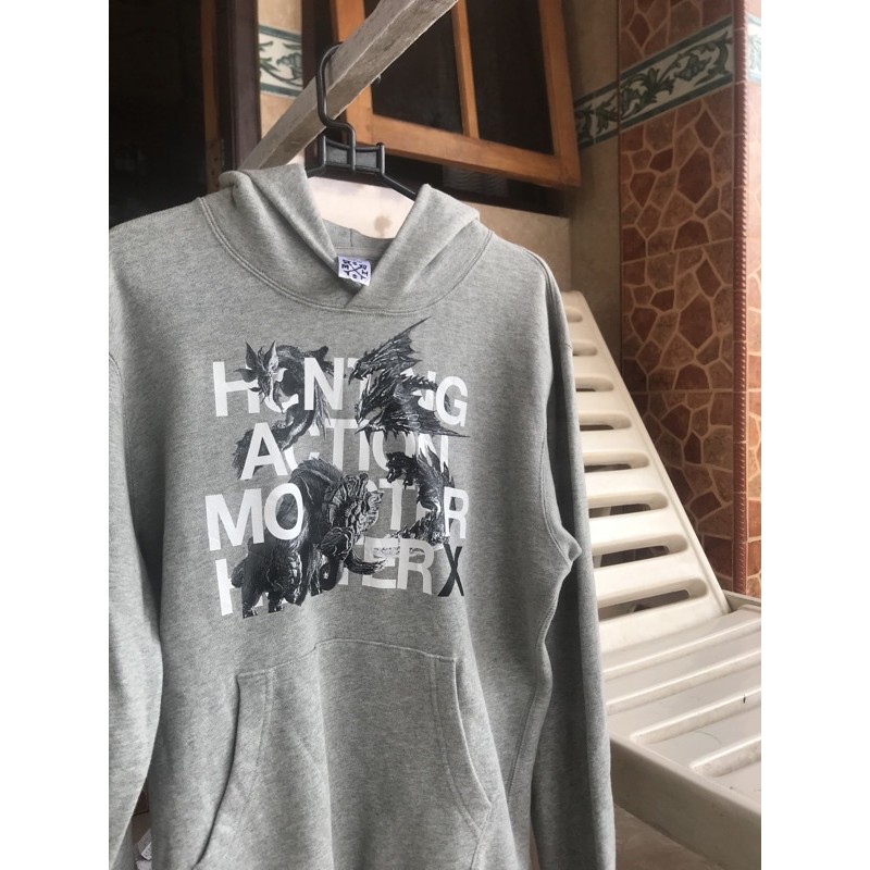 Sold ig Jaket uniqlo x UT original