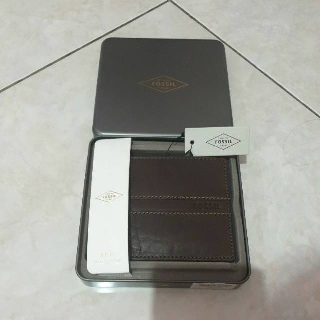 dompet pria fossil