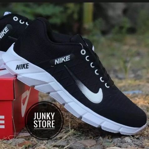 nike sneakers 43