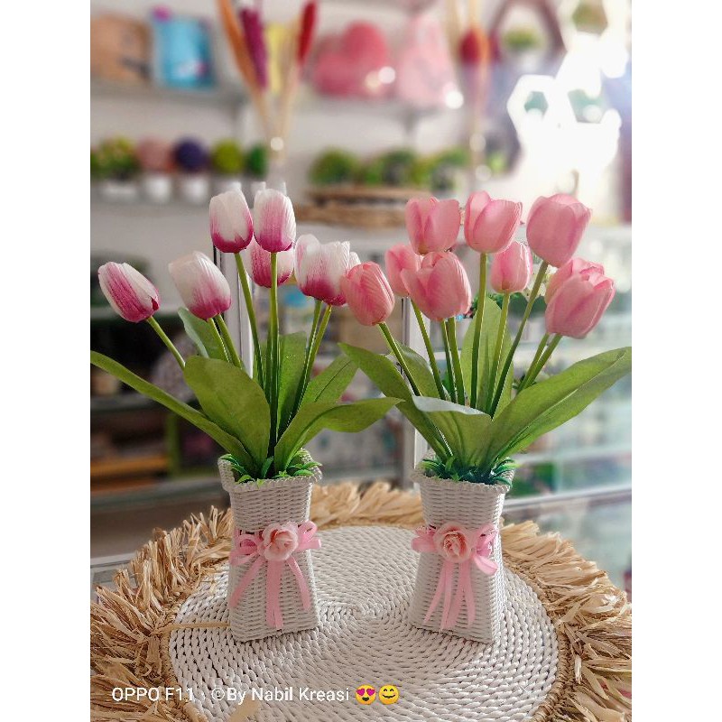 Jual Rangkaian Bunga Tulip Vas Anyaman Plastik Buket Tulip Shopee