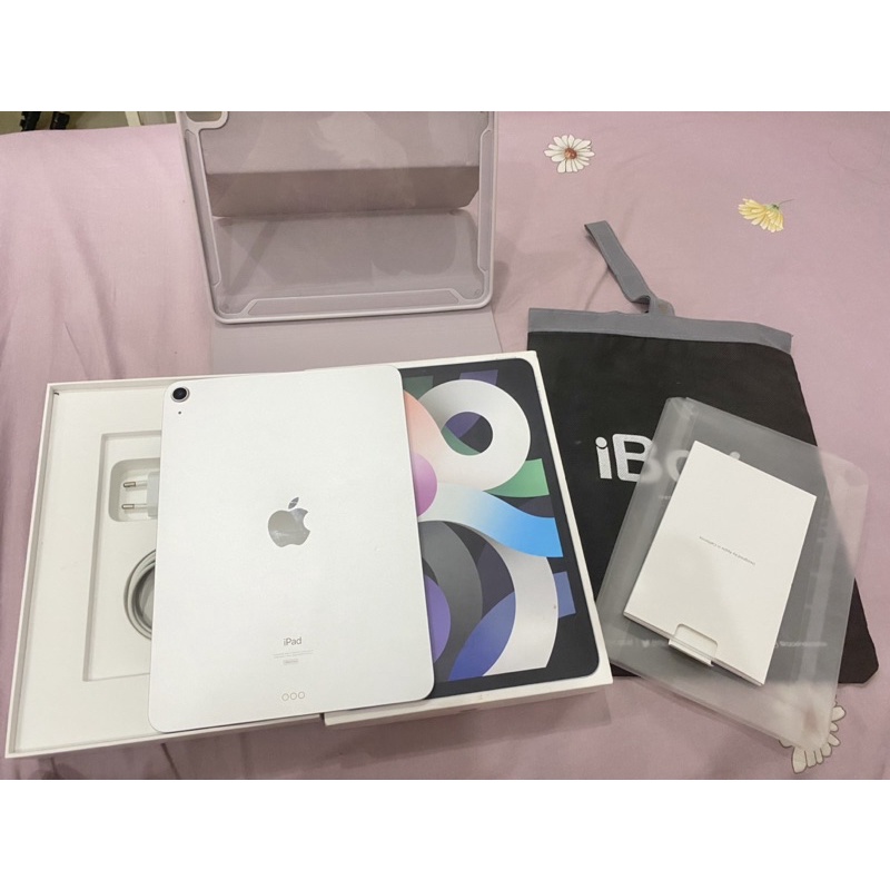 Preloved Ipad Air 4 Garansi on IBOX 64gb Wifi Second Like New