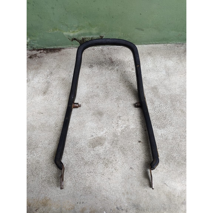 Begel behel belakang Suzuki RC karet 100 original