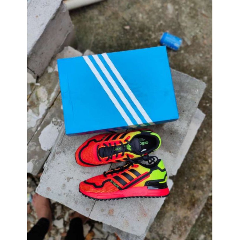 ORIGINAL BNIB ADIDAS ZX 750 HD