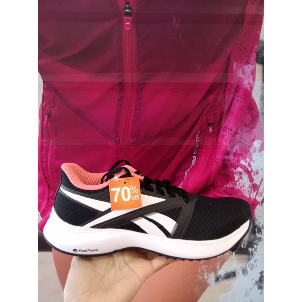 sepatu reebok wanita