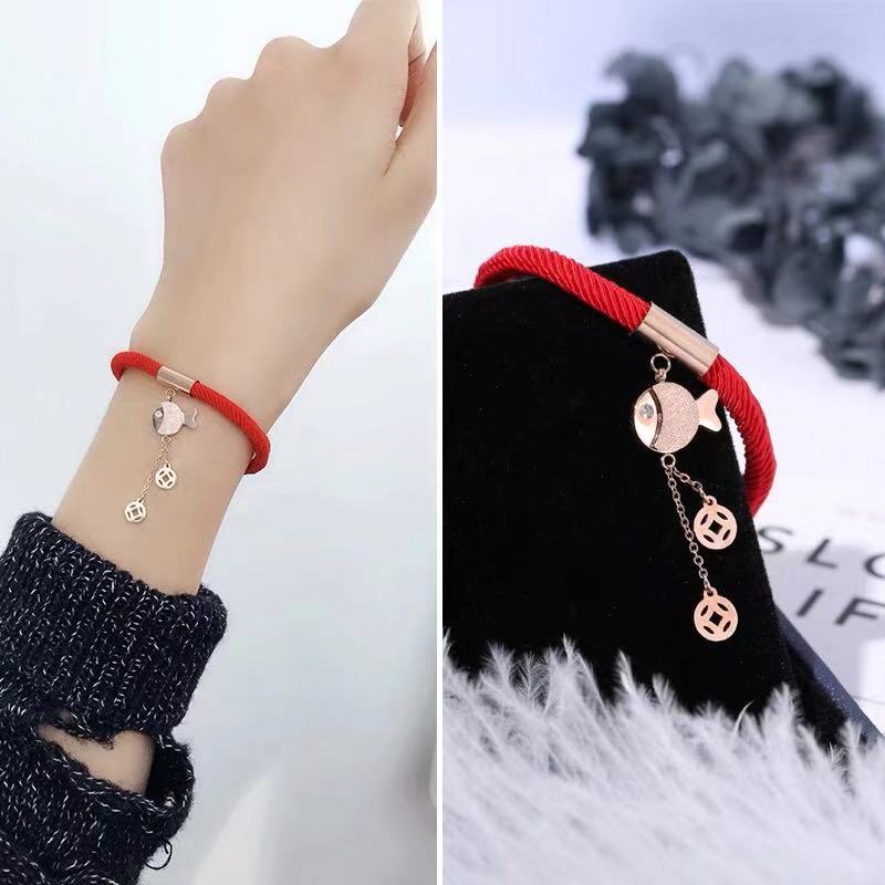 Gelang tangan tali merah model ikan juntai titanium korea style anti karat