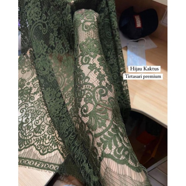 Kain Kebaya Bali // Kain Brokat Semi Italy muat 2 baju dewasa