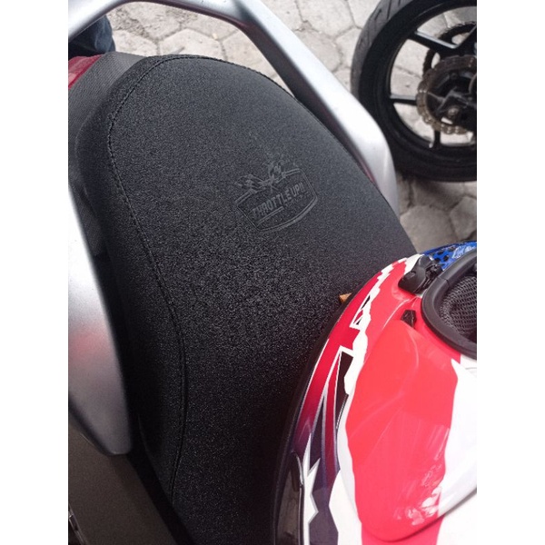 ORIGINAL 100% THROTTLE UP!! Kain Kulit Jok Motor / Seat Cover RACING ROAD RACE PASIR AMPLAS KASAR pcx nmax aerox vespa matic vario xmax ninja beat scoopy mx king sonic cb cbr