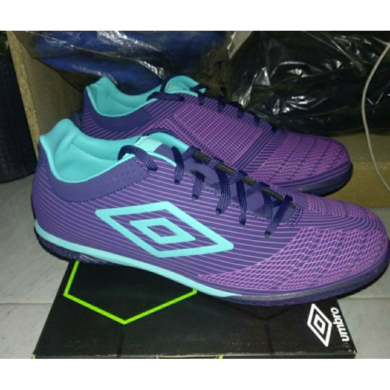 sepatu futsal Umbro original