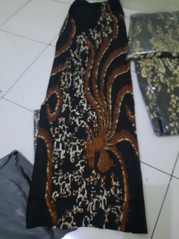 Baju Batik Couple / Batik Pria / Batik Set / Batik Lengan Panjang / Rok Set