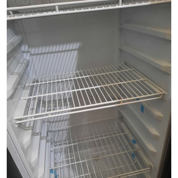 Rak showcase Polytron BS