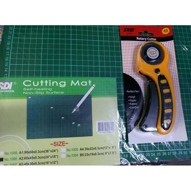 

Cutting Mat A2 + Rotary Cutter Murah Best Seller