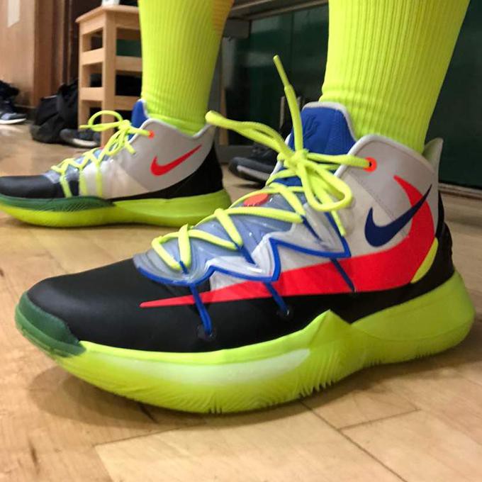 SEPATU BASKET NIKE KYRIE 5 NEON Shopee Indonesia