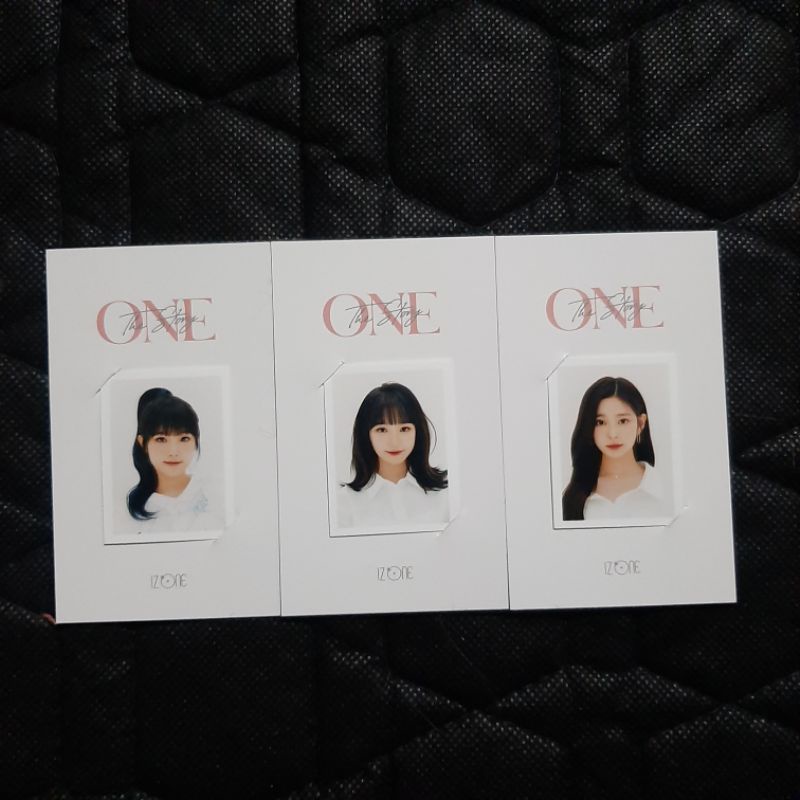 choi yena kim chaewon kim minju id photo keyring iz*one izone one the story