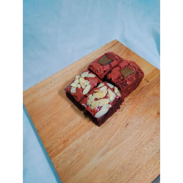 

Fudge brownies mix 3 varian (coklat, matcha, red velvet)