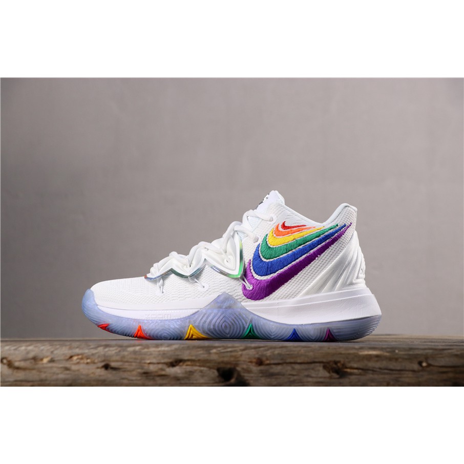 Kyrie 5 Basketball Shoe White Girls basketball shoes