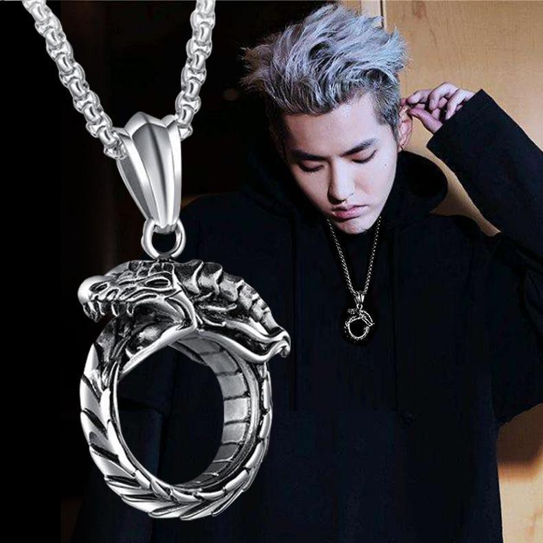 Hip hop pria kalung Ouroboros cincin liontin gaya Korea hipster cincin sweter rantai titanium baja l