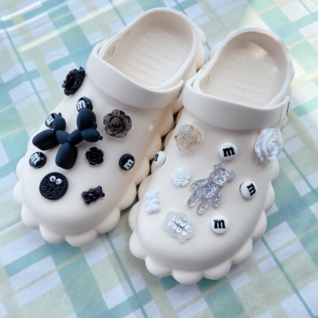 @shinydiy 20 pcs jibbitz crocs Charms KAWS Dan Balon Anjing Untuk Dekorasi Sepatu【asesoris wanita｜crocs jibbitz】