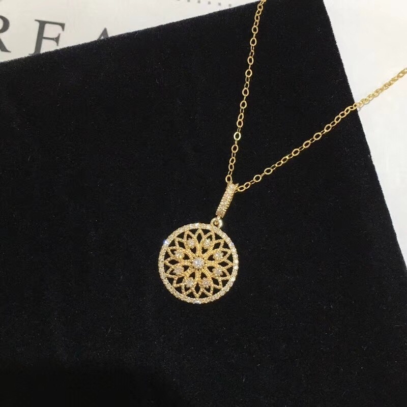 [Ready Stock]Fashionable Elegant 18K Gold Plated Diamond Necklace Pendant