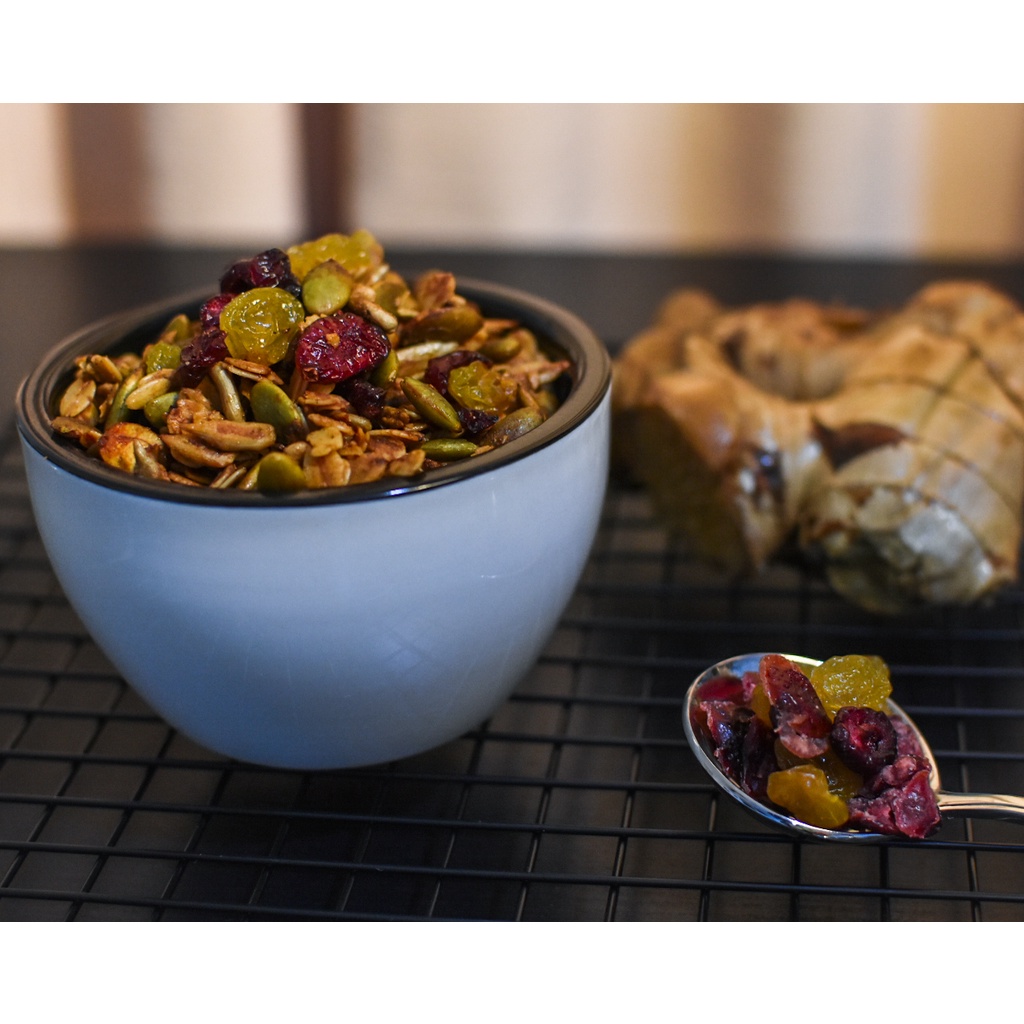 

Sticky Honey & Ginger Granola (Nut Free)