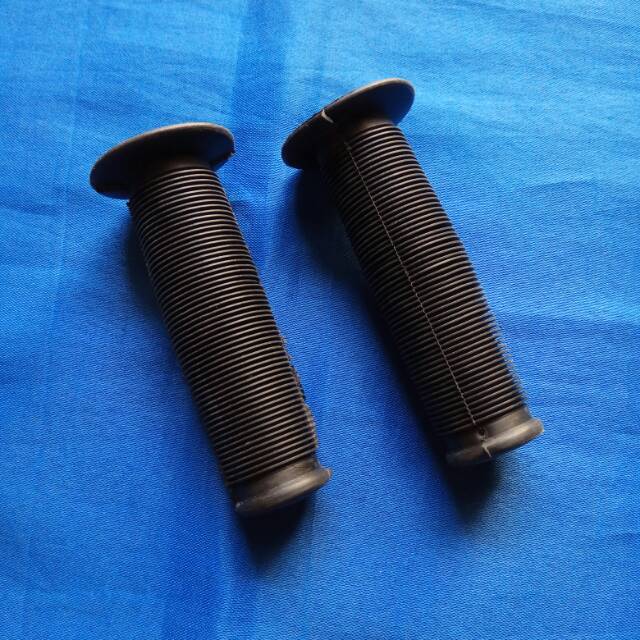 Handle grip B018 panjang 115 mm    hanfat sepeda BMX diameter lubang 22 mm