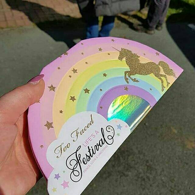 EYESHADOW FESTIVAL TOO FACED