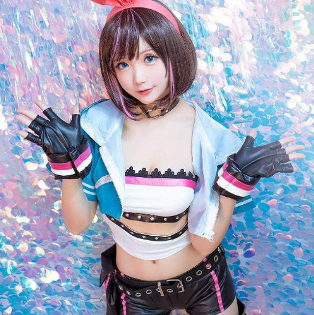 Kizuna Ai Cosplay