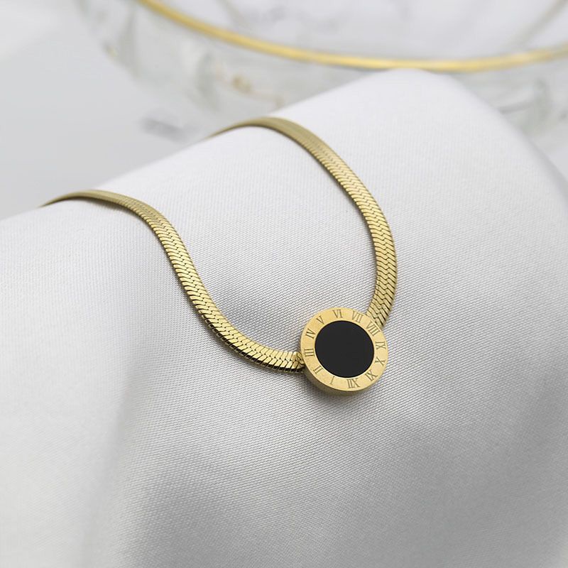 Perhiasan Wanita Terlaris - Kalung Titanium Asli Gepeng Liontin Bulat Hitam Anti Karat dan Luntur High Quality Import