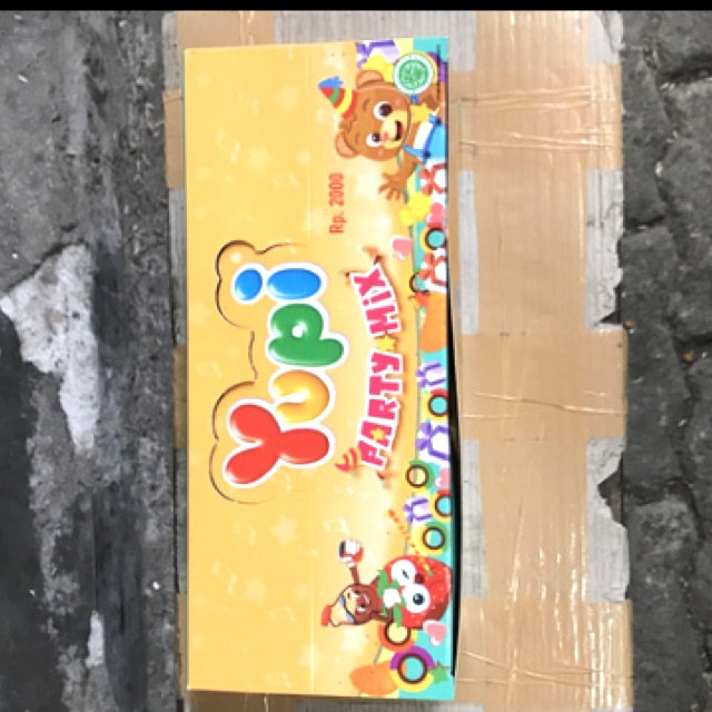 

PERMEN YUPI PARTY MIX 1 PAK ISI 12 PCS - Dus saset sachet yupy gummy orange 2000