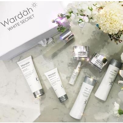 ^ KYRA ^ Wardah White Crystal Secret Series Cleanser Krim Toner Moisturizer Serum Essence Dark Spot