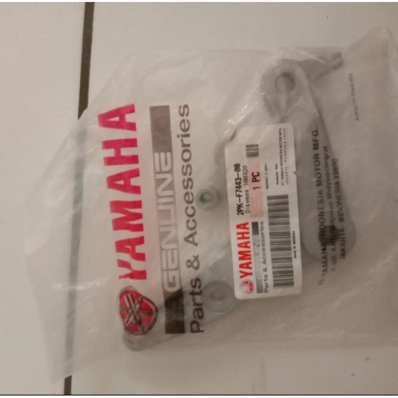 DUDUKAN STEP DEPAN KANAN R15 V2 LAMA ORIGINAL YGP