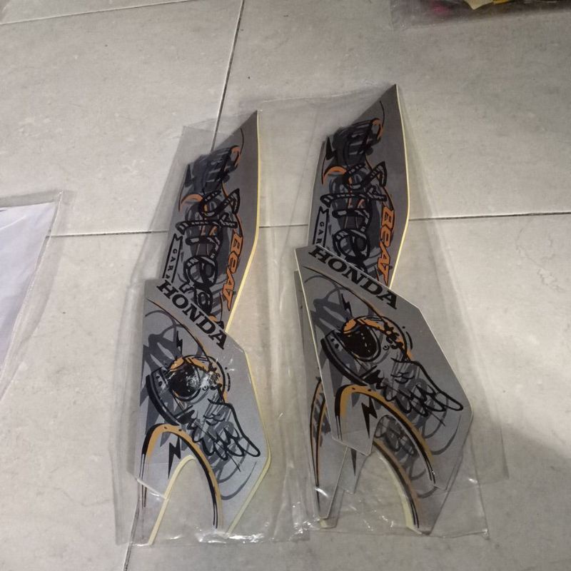 striping stiker les body Honda beat street 2022 silver bahan original
