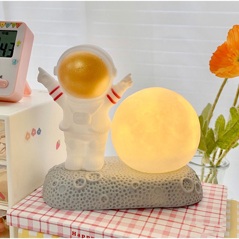 Lampu Tidur Bentuk Astronot 3D Untuk Dekorasi Kamar Anak