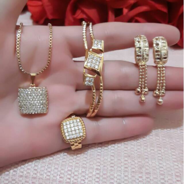 Perhiasan 1 set