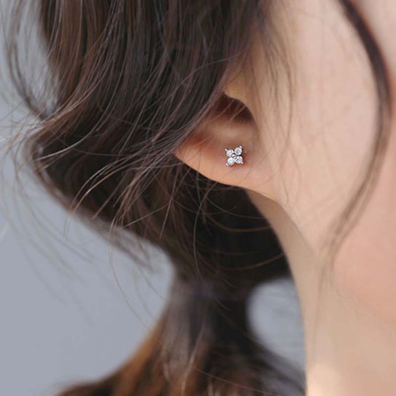 1 Pasang 925 Perak Jarum Mini Zirkon 4 Daun Anting Semanggi Fashion Sederhana Anting Pejantan Bunga