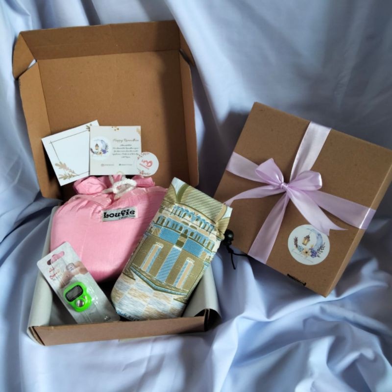 

hampers cewek/hampers mukena/kado ulang tahun/kado pernikahan