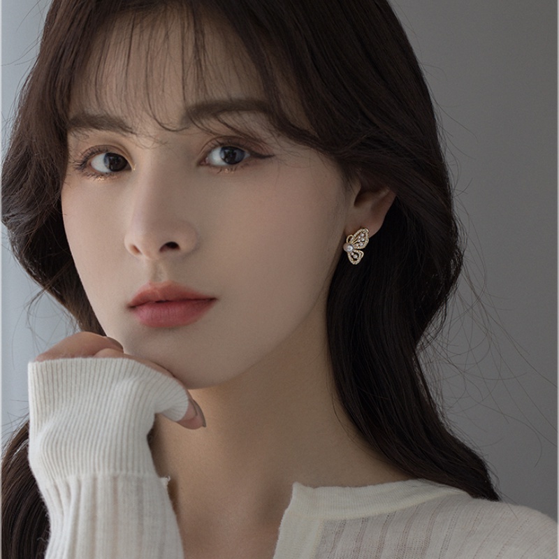 Anting Kupu-Kupu Mutiara Berlian Berkilau Tiga Dimensi Aksesoris fashion Korea Wanita