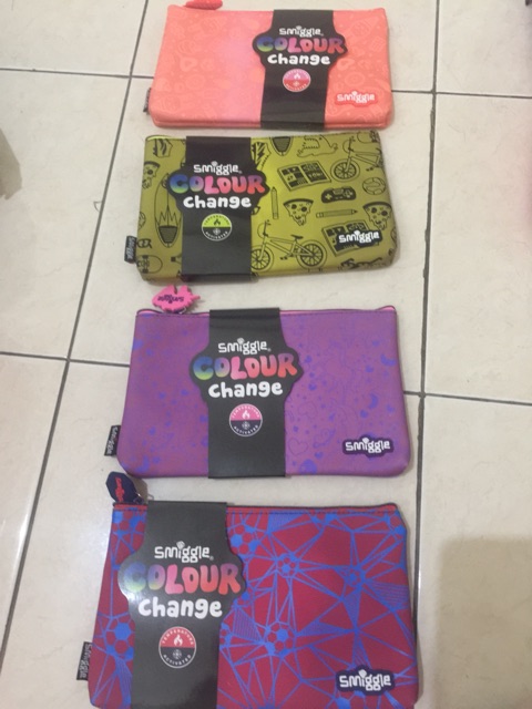 

SALE SALE SALE !!!! Smiggle pencil case 2021