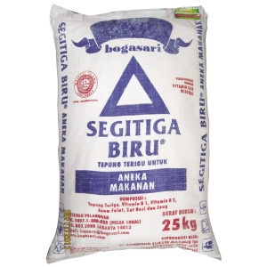 

hbt204tt Bogasari Tepung Terigu Segitiga Biru 25Kg Da01D100
