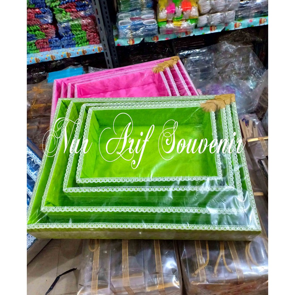 

Souvenir Pernikahan Hantaran Hijau Stabilo (1 Set Isi 4 pcs)